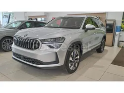 Gris / plata Nuevo 2025 Skoda Kodiaq SUV | 45.990 € (Precio justo)