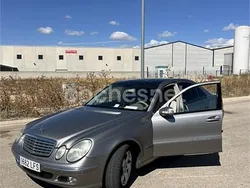 Gris / plata Usado 2005 Mercedes E220 Elegance Berlina | 4200 € (Super precio)