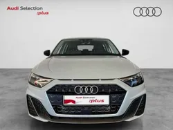 Gris Usado 2024 Audi A1 Sportback Black Edition Utilitario | 25.600 € (Precio justo)