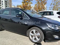 Negro Usado 2012 Opel Astra Cosmo Berlina | 6590 € (Precio justo)