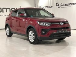 Rojo Usado 2023 Ssangyong (KGM) Tivoli | 18.900 € (Un poco caro)