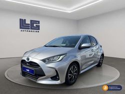 Gris Usado 2022 Toyota Yaris Hybrid Business Edition Utilitario | 16.490 € (Precio justo)