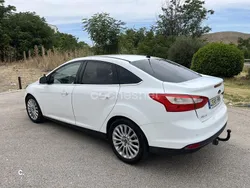 Blanco Usado 2013 Ford Focus Titanium Berlina | 3990 € (Super precio)