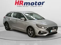 Gris Usado 2022 Hyundai i30 Essential Familiar | 16.790 € (Precio justo)