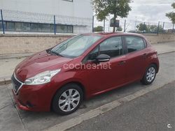 Granate Usado 2012 Peugeot 208 Allure Utilitario | 3500 € (Un poco caro)