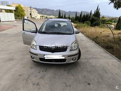 Gris / plata Usado 2004 Toyota Corolla Verso Sol Monovolumen | 3100 €