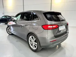 Gris Usado 2019 Mercedes B200 Monovolumen | 21.900 € (Precio justo)