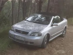 Gris / plata Usado 2002 Opel Astra Cabriolet Descapotable | 2000 €