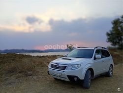 Blanco Usado 2009 Subaru Forester SUV | 5200 € (Precio justo)
