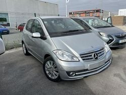 Plata metalico Usado 2011 Mercedes A160 Elegance | 9900 € (Caro)