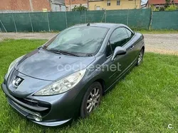 Gris / plata Usado 2007 Peugeot 207 CC Descapotable | 4500 € (Precio justo)