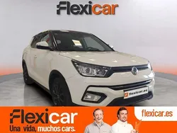 Blanco Usado 2018 Ssangyong Tivoli Limited SUV | 11.390 € (Precio justo)