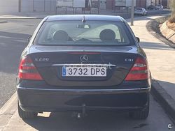 Azul Usado 2002 Mercedes E220 Elegance Berlina | 5000 € (Precio justo)