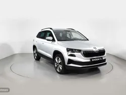 Plateado Usado 2024 Skoda Karoq Selection SUV | 33.500 €