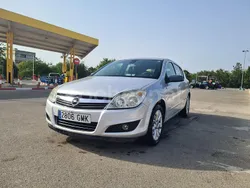 Gris / plata Usado 2010 Opel Astra Cosmo Berlina | 3500 € (Buen precio)