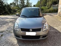 Plateado Usado 2005 Suzuki Swift GL Utilitario | 3600 €
