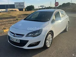 Blanco Usado 2015 Opel Astra Excellence Berlina | 7995 € (Buen precio)