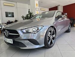 Gris Usado 2022 Mercedes CLA200 Shooting Brake Familiar | 31.990 € (Buen precio)