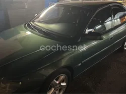 Verde Usado 2003 Opel Omega Elegance Berlina | 2200 €