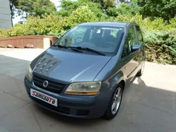 Gris / plata Usado 2005 Fiat Idea Active Monovolumen | 2450 €
