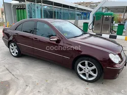 Granate Usado 2007 Mercedes C200 Elegance Berlina | 9500 € (Precio justo)