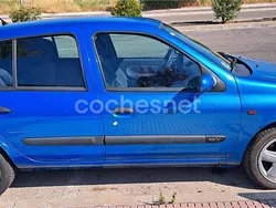 Azul Usado 2001 Renault Clio II Dynamique Berlina | 2100 € (Precio justo)