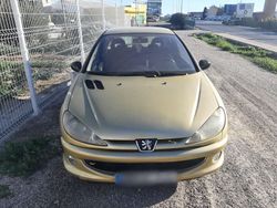 Amarillo Usado 2003 Peugeot 206 | 2200 €