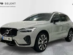 Gris Usado 2023 Volvo XC60 Plus SUV | 49.500 € (Un poco caro)