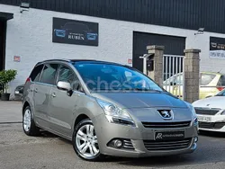 Azul Usado 2013 Peugeot 5008 Access Monovolumen | 6400 € (Precio justo)