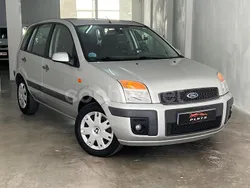 Gris / plata Usado 2006 Ford Fusion Trend Berlina | 4990 € (Precio justo)