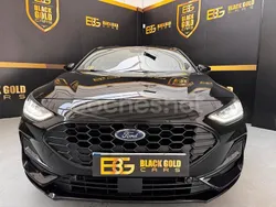 Negro Usado 2023 Ford Focus ST-Line Berlina | 16.990 € (Precio justo)