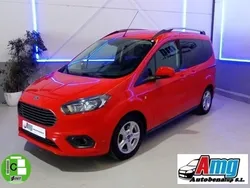 Rojo Usado 2018 Ford Tourneo Courier Ambiente Monovolumen | 10.900 € (Un poco caro)