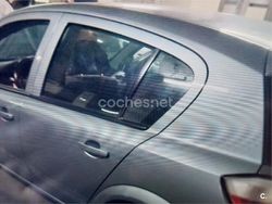 Gris / plata Usado 2005 Opel Astra Enjoy Berlina | 2500 € (Buen precio)