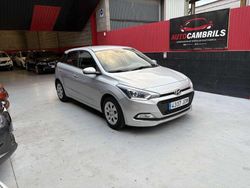 Plateado Usado 2015 Hyundai i20 Utilitario | 7990 € (Buen precio)