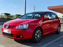 Rojo Usado 2006 VW Golf V Highline Berlina | 5800 € (Precio justo)