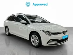 Blanco Usado 2024 VW Golf VIII Life Familiar | 29.920 € (Un poco caro)