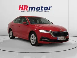 Rojo Usado 2021 Skoda Octavia Ambition Berlina | 18.510 €