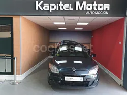 Gris / plata Usado 2010 Renault Mégane III Dynamique Berlina | 6999 € (Precio justo)