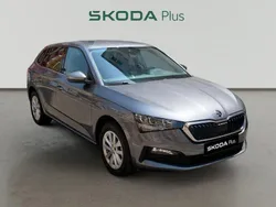 Gris Usado 2024 Skoda Scala Selection Utilitario | 18.040 € (Precio justo)