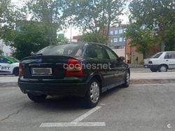 Verde Usado 2001 Opel Astra Comfort Berlina | 1700 € (Precio justo)