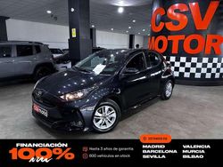 Negro Usado 2023 Toyota Yaris Hybrid Active Utilitario | 15.450 € (Super precio)