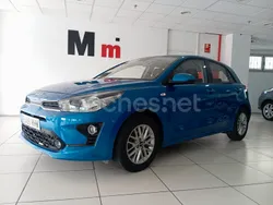 Azul Usado 2023 Kia Rio Berlina | 13.990 € (Precio justo)