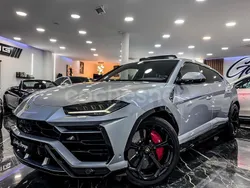 Gris / plata Usado 2020 Lamborghini Urus SUV | 249.990 € (Super precio)
