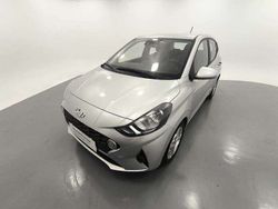 New sleek silver Usado 2022 Hyundai i10 Utilitario | 12.400 € (Precio justo)