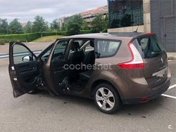 Beige Usado 2011 Renault Scénic III Dynamique Monovolumen | 7500 € (Caro)