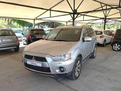 Gris / plata Usado 2010 Mitsubishi Outlander Motion SUV | 7200 € (Precio justo)