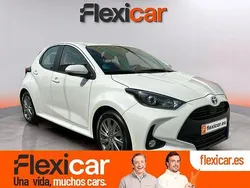 Blanco Usado 2024 Toyota Yaris Hybrid Active Berlina | 20.490 € (Precio justo)