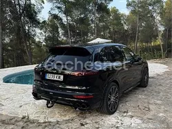 Negro Usado 2018 Porsche Cayenne S E-Hybrid Platinum Edition SUV | 49.000 €