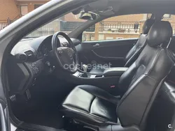 Gris / plata Usado 2006 Mercedes C200 Sport Edition Berlina | 5300 € (Precio justo)
