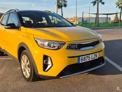 Amarillo Usado 2022 Kia Stonic Plus SUV | 15.500 € (Precio justo)